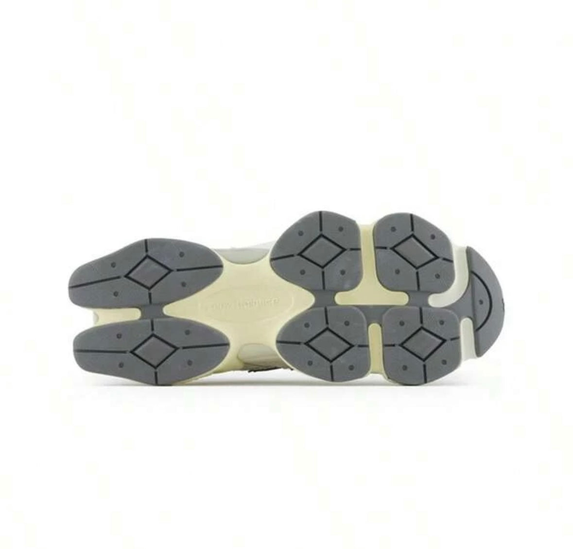 New balance sneakers {box not included please add on}