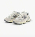 New balance sneakers {box not included please add on}