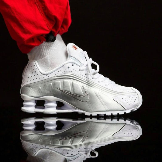 Shox R4 Aesthetic