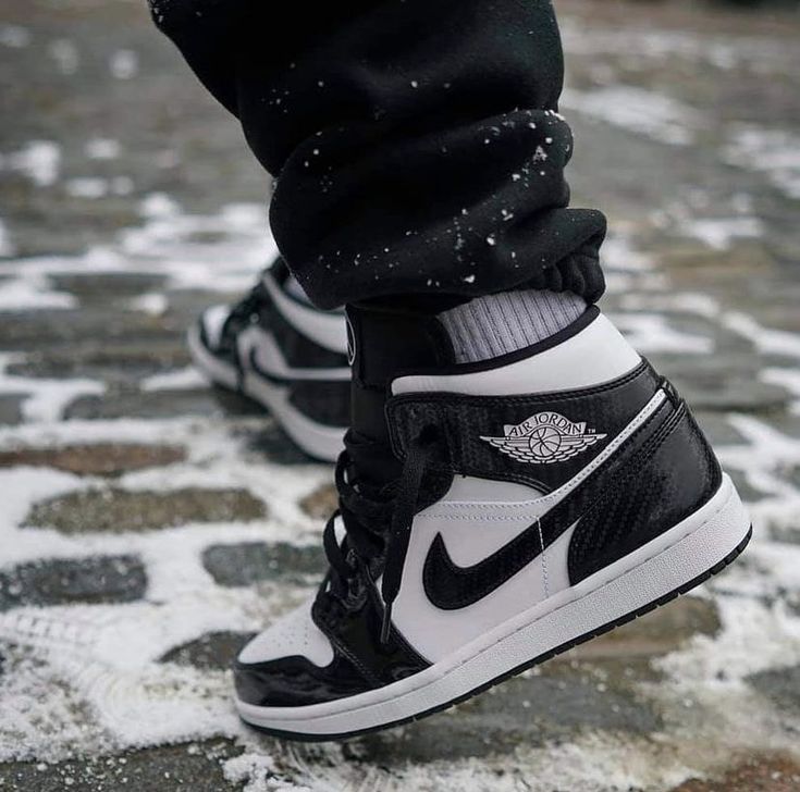 Air 1 Mid Panda Black&White